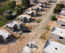 Volume de casa populares entregues no Paraná dobrou em 2020
 - Foto: Geraldo Bubniak/AEN