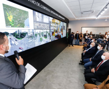 O governador Carlos Massa Ratinho Junior participou nesta terça-feira (5) da inauguração do Centro de Controle da Muralha Digital, projeto da Prefeitura de Curitiba voltado à gestão do trânsito, da segurança pública e também dos eventos climáticos que atingem a Capital. 