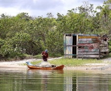 A pesca artesanal, que garante renda para cerca de 6 mil famílias no litoral paranaense, é tema da nova campanha de educação ambiental da Portos do Paraná. A empresa pública promove ações de comunicação e valorização da atividade, aproveitando o aumento no número de veranistas nas praias do Estado.