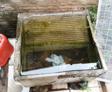 A Secretaria de Estado da Saúde divulgou nesta terça-feira (12) o primeiro boletim de 2021 com os dados do monitoramento da dengue no Estado. A Secretaria da Saúde realiza neste momento força-tarefa para atendimento a um surto no município de Sengés, na região dos Campos Gerais. As equipes detectaram e removeram de forma mecânica centenas de criadouros em recipientes usados para armazenar água como baldes, caixas d´água e tanques.  -  Foto: Divulgação SESA