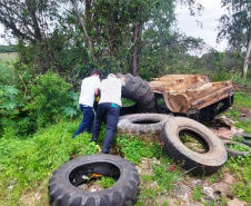 A Secretaria de Estado da Saúde divulgou nesta terça-feira (12) o primeiro boletim de 2021 com os dados do monitoramento da dengue no Estado. A Secretaria da Saúde realiza neste momento força-tarefa para atendimento a um surto no município de Sengés, na região dos Campos Gerais. As equipes detectaram e removeram de forma mecânica centenas de criadouros em recipientes usados para armazenar água como baldes, caixas d´água e tanques.  -  Foto: Divulgação SESA