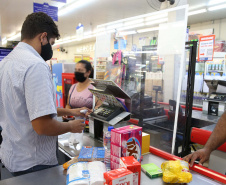 Paraná fecha 2020 com queda de R$ 1,1 bi na arrecadação. Maior queda nominal foi no setor de combustíveis; cinco segmentos do comércio varejista fecharam o ano com alta nas vendas  -  Foto: Geraldo Bubniak/AEN