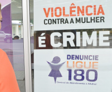 Para auxiliar mulheres vítimas de violência durante o período de isolamento social, os Centros de Referência e Atendimento Especializado à Mulher em Situação de Violência (Cram) continuam atendendo de forma presencial e por telefone em todas as regiões do estado. Só no ano de 2020 foram registrados mais de 9 mil atendimentos pelos centros no Paraná. -  Foto: Divulgação SEJUF