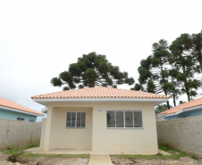  Moradores de Piraquara têm até o dia 24 de janeiro para se inscreverem no cadastro de pretendentes da Cohapar e participarem do processo de seleção de 47 casas populares que estão em fase final de construção na cidade, na região metropolitana de Curitiba. As inscrições são gratuitas e devem ser feitas exclusivamente pelo site cohapar.pr.gov.br/cadastro. (Foto: Guilherme Santos / Cohapar)
