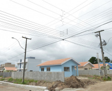  Moradores de Piraquara têm até o dia 24 de janeiro para se inscreverem no cadastro de pretendentes da Cohapar e participarem do processo de seleção de 47 casas populares que estão em fase final de construção na cidade, na região metropolitana de Curitiba. As inscrições são gratuitas e devem ser feitas exclusivamente pelo site cohapar.pr.gov.br/cadastro. (Foto: Guilherme Santos / Cohapar)