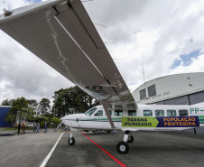 O Governo do Estado apresentou nesta sexta-feira (15), às 10h30, no Aeroporto do Bacacheri, a estrutura disponível para a distribuição da vacina contra a Covid-19. Como forma de acelerar a imunização no Paraná, o Governo destacou toda a frota área do Estado, formada por aviões e helicópteros, para o transporte da vacina. Foto: Jonathan Campos/AEN