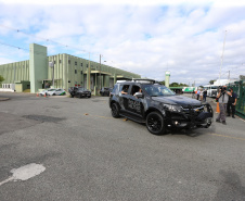 O Governo do Estado, por meio da Secretaria de Estado da Saúde, inicia  a distribuição dos insumos para a  vacinação da Covid-19, neste sabado (16) na Central de Medicamentos do Paraná (Cemepar), no Jardim Botânico. Foto: Geraldo Bubniak/AEN