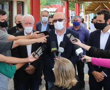 O vice governador Darci Piana recebe neste domingo  (17)  o ministro da Educação, Milton Ribeiro, no Colégio Estadual Pedro Macedo, no bairro Portão em Curitiba  para acompanhar a aplicação prova do Exame Nacional do Ensino Médio (Enem) 2020.  A visita o  contou com a presenca do secretário de Estado da Educação e do Esporte, Renato Feder.     Curitiba, 17/01/2021 -  Foto: Geraldo Bubniak/AEN