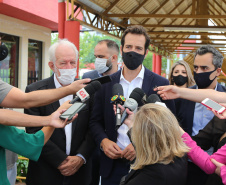 O vice governador Darci Piana recebe neste domingo  (17)  o ministro da Educação, Milton Ribeiro, no Colégio Estadual Pedro Macedo, no bairro Portão em Curitiba  para acompanhar a aplicação prova do Exame Nacional do Ensino Médio (Enem) 2020.  A visita o  contou com a presenca do secretário de Estado da Educação e do Esporte, Renato Feder.     Curitiba, 17/01/2021 -  Foto: Geraldo Bubniak/AEN