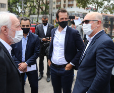 O vice governador Darci Piana recebe neste domingo  (17)  o ministro da Educação, Milton Ribeiro, no Colégio Estadual Pedro Macedo, no bairro Portão em Curitiba  para acompanhar a aplicação prova do Exame Nacional do Ensino Médio (Enem) 2020.  A visita o  contou com a presenca do secretário de Estado da Educação e do Esporte, Renato Feder.     Curitiba, 17/01/2021 -  Foto: Geraldo Bubniak/AEN