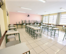 O vice governador Darci Piana recebe neste domingo  (17)  o ministro da Educação, Milton Ribeiro, no Colégio Estadual Pedro Macedo, no bairro Portão em Curitiba  para acompanhar a aplicação prova do Exame Nacional do Ensino Médio (Enem) 2020.  A visita o  contou com a presenca do secretário de Estado da Educação e do Esporte, Renato Feder.     Curitiba, 17/01/2021 -  Foto: Geraldo Bubniak/AEN