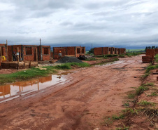 Técnicos da Cohapar realizaram nesta semana uma nova vistoria às obras de construção de 32 casas populares em Flórida, na região Noroeste do estado. Com um investimento de R$ 2 milhões, o empreendimento habitacional chegou a um quarto do seu cronograma de execução. (Foto: Jaime Dallagnol / Cohapar)
