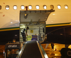 As vacinas Oxford/AstraZeneca, desenvolvidas em parceria com a Fundação Oswaldo Cruz (Fiocruz), devem chegaram no Aeroporto Internacional Afonso Pena, em São José dos Pinhais, na Região Metropolitana de Curitiba. 