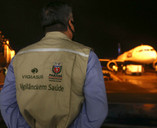 As vacinas Oxford/AstraZeneca, desenvolvidas em parceria com a Fundação Oswaldo Cruz (Fiocruz), devem chegaram no Aeroporto Internacional Afonso Pena, em São José dos Pinhais, na Região Metropolitana de Curitiba. 