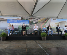 O governador Carlos Massa Ratinho Junior participou nesta segunda-feira (25) do lançamento de 866 novas moradias populares em Londrina, na região Norte. Londrina, 25/01/2021 - Foto: Geraldo Bubniak/AEN