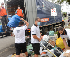 PCPR entrega à Defesa Civil cinco toneladas de doações para vítimas de enchentes de Guaraqueçaba  -  Foto: Divulgação Polícia Civil do Paraná/SESP