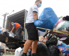 PCPR entrega à Defesa Civil cinco toneladas de doações para vítimas de enchentes de Guaraqueçaba  -  Foto: Divulgação Polícia Civil do Paraná/SESP