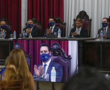 O governador Carlos Massa Ratinho Junior participou nesta quarta-feira (27) da posse da nova mesa diretora do Tribunal de Contas do Paraná (TCE), eleita em dezembro no passado para o comando do órgão de controle no biênio 2020-2021. O conselheiro Fabio Camargo assume a presidência do TCE no lugar de Nestor Baptista, Ivan Bonilha passa a ocupar a vice-presidência e Fernando Guimarães o cargo de corregedor-geral.  Foto: Jonathan Campos/AEN