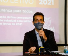 Educação apresenta cronograma da rede estadual para volta às aulas, Secretário Educação Renato Feder, Gláucio Dias e Nestor Werner Junior.Foto Gilson Abreu/AEN