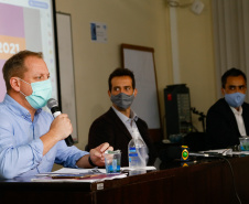 Educação apresenta cronograma da rede estadual para volta às aulas, Secretário Educação Renato Feder, Gláucio Dias e Nestor Werner Junior.Foto Gilson Abreu/AEN