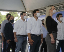 O governador Carlos Massa Ratinho Junior participou nesta quinta-feira (11) da inauguração do viaduto de acesso a Piraí do Sul e ao Santuário Nossa Senhora das Brotas, nos Campos Gerais. Ele está localizado no km 256 da PR-151 e foi construído em apenas dez meses pela concessionária CCR RodoNorte, que administra a ligação entre Ponta Grossa e Jaguariaíva.