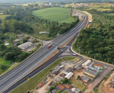 O governador Carlos Massa Ratinho Junior participou nesta quinta-feira (11) da inauguração do viaduto de acesso a Piraí do Sul e ao Santuário Nossa Senhora das Brotas, nos Campos Gerais. Ele está localizado no km 256 da PR-151 e foi construído em apenas dez meses pela concessionária CCR RodoNorte, que administra a ligação entre Ponta Grossa e Jaguariaíva.Foto: Alessandro Vieira/AEN