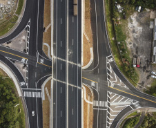 O governador Carlos Massa Ratinho Junior participou nesta quinta-feira (11) da inauguração do viaduto de acesso a Piraí do Sul e ao Santuário Nossa Senhora das Brotas, nos Campos Gerais. Ele está localizado no km 256 da PR-151 e foi construído em apenas dez meses pela concessionária CCR RodoNorte, que administra a ligação entre Ponta Grossa e Jaguariaíva.