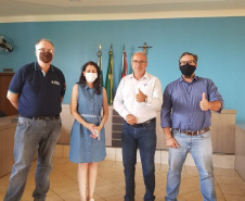 Representantes da Cohapar e da prefeitura de Marumbi se reuniram nesta semana para debater o procedimento de seleção das famílias que vão morar nas 50 casas populares que estão sendo construídas pelo Governo do Estado na cidade. Foto: Cohapar