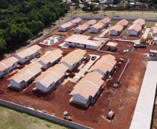 O governador Carlos Massa Ratinho Junior vistoria as obras do Condomínio do Idoso de Foz do Iguaçu. 