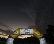 O governador Carlos Massa Ratinho Junior participou nesta quarta-feira (17) da largada oficial do 27º Rally Transparaná, uma das maiores competições off-road da América Latina, no Parque Nacional do Iguaçu, em Foz do Iguaçu. 