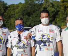 O governador Carlos Massa Ratinho Junior participou nesta quarta-feira (17) da largada oficial do 27º Rally Transparaná, uma das maiores competições off-road da América Latina, no Parque Nacional do Iguaçu, em Foz do Iguaçu. 