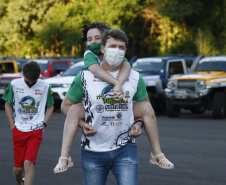 O governador Carlos Massa Ratinho Junior participou nesta quarta-feira (17) da largada oficial do 27º Rally Transparaná, uma das maiores competições off-road da América Latina, no Parque Nacional do Iguaçu, em Foz do Iguaçu. 
