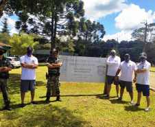 O Instituto Água e Terra (IAT) finaliza os trâmites legais para a doação de um barco e um motor de popa ao 3º Pelotão da 4ª Companhia do Batalhão de Polícia Ambiental ? Força Verde (BPAmb).   -  Foto: Divulgação SEDEST/IAT