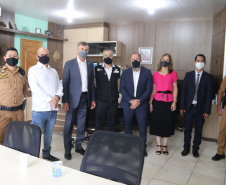 O ministro da Justiça e Segurança Pública, André Mendonça, esteve em São José dos Pinhais, na Região Metropolitana de Curitiba, para conhecer de perto algumas ações da Secretaria da Segurança Pública do Paraná na região. - Curitiba, 18/02/2021 - Foto: Divulgação SESP-PR