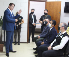 O ministro da Justiça e Segurança Pública, André Mendonça, esteve em São José dos Pinhais, na Região Metropolitana de Curitiba, para conhecer de perto algumas ações da Secretaria da Segurança Pública do Paraná na região. - Curitiba, 18/02/2021 - Foto: Divulgação SESP-PR
