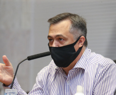 O governador Carlos Massa Ratinho Junior participa   nesta quarta-feira (24), da reuniao do Conselho de Secretarias Municipais de Saúde do Paraná (Cosems-PR ) acompanhado com o Secretario de Estado da Saude, Beto Preto ( foto), e do Secretario de Estado da Comunicação e da Cultura,   João Evaristo Debiasi  Curitiba, 24/02/2021. Foto: Geraldo Bubniak/AEN