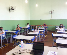 Escolas acolhem pais e estudantes para orientar sobre biossegurança durante aulas presenciais  -  Curitiba, 24/02/2021  -  Foto: Divulgação SEED