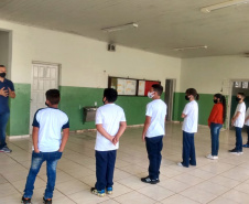 Escolas acolhem pais e estudantes para orientar sobre biossegurança durante aulas presenciais  -  Curitiba, 24/02/2021  -  Foto: Divulgação SEED