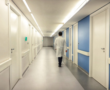 O Governo do Estado colaborou com uma nova ampliação do complexo Erasto Gaertner, em Curitiba. O hospital, referência nacional no atendimento oncológico, inaugurou nesta quarta-feira (24) o Centro de Hematologia e Transplante de Medula Óssea. - Curitiba, 24/02/2021  -  Foto: José Fernando Ogura/AEN
