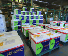 Distribuição das novas doses de vacinas contra a Covid-19 para as 22 Regionais de Saúde.  -  Curitiba, 25/02/2021  -  Foto: José Fernando Ogura/AEN
