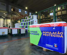 Distribuição das novas doses de vacinas contra a Covid-19 para as 22 Regionais de Saúde.  -  Curitiba, 25/02/2021  -  Foto: José Fernando Ogura/AEN