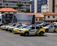 Policiais militares que trabalham na Companhia de Comandos e Serviços (CCS) e nas Diretorias da PM estão passando por instruções de tiros no caminhão de simulador de tiros da Polícia Civil do Paraná.  -  Curitiba, 25/02/2021  -  Foto: Soldado Amanda Morais