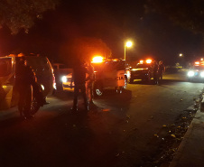 As forças policiais do Paraná fiscalizaram 1.333 estabelecimentos comerciais e realizaram 553 ações de dispersão de aglomeração entre a meia-noite de sábado (27) e as 7 horas desta segunda-feira (1º). Foram 138 prisões e 47 adolescentes apreendidos no primeiro final de semana de reforço na fiscalização das medidas de proteção contra a Covid-19. -  Curitiba, 01/03/2021  -  Foto: Divulgação SESP-PR