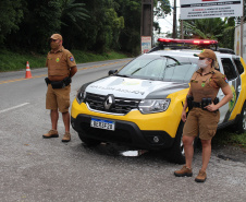 As forças policiais do Paraná fiscalizaram 1.333 estabelecimentos comerciais e realizaram 553 ações de dispersão de aglomeração entre a meia-noite de sábado (27) e as 7 horas desta segunda-feira (1º). Foram 138 prisões e 47 adolescentes apreendidos no primeiro final de semana de reforço na fiscalização das medidas de proteção contra a Covid-19. -  Curitiba, 01/03/2021  -  Foto: Divulgação SESP-PR