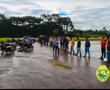 As forças policiais do Paraná fiscalizaram 1.333 estabelecimentos comerciais e realizaram 553 ações de dispersão de aglomeração entre a meia-noite de sábado (27) e as 7 horas desta segunda-feira (1º). Foram 138 prisões e 47 adolescentes apreendidos no primeiro final de semana de reforço na fiscalização das medidas de proteção contra a Covid-19. -  Curitiba, 01/03/2021  -  Foto: Divulgação SESP-PR