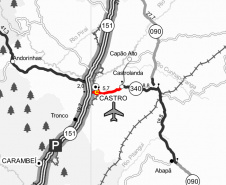 O Departamento de Estradas de Rodagem do Paraná (DER/PR) está realizando serviços de conservação na PR-340, em Castro, na região dos Campos Gerais. Os trabalhos estão em andamento no trecho de 5,72 quilômetros entre a PR-151 e o acesso para a cooperativa Castrolanda, e beneficiam os mais de 71 mil habitantes locais, além de toda a cadeia produtiva da região. -  Foto: Divulgação DER-PR