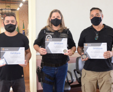A Polícia Civil do Paraná (PCPR) entregou, nesta segunda-feira (8), o prêmio para os vencedores do Concurso de Fotografia 2020/2021. A gratificação aconteceu durante reunião do Conselho da PCPR, em Curitiba.  Curitiba, 09/03/2021  -  Foto: Fabio Dias/PCPR