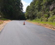 O Departamento de Estradas de Rodagem do Paraná (DER/PR) está realizando melhorias na PRC-487, trecho estadual da Estrada Boiadeira, e na PR-522, rodovias que ligam o município de Ivaí à BR-373, na região dos Campos Gerais. -  Curitiba, 11/03/2021  -  Foto_ Divulgação DER-PR
