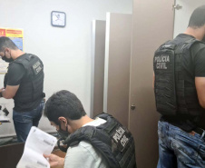 Mais de 710 policiais civis, auditores das receitas e peritos desmantelaram um esquema bilionário de sonegação nos estados do Paraná, Minas Gerais, São Paulo e Espírito Santo, nesta terça-feira (16).  Foto:SESP