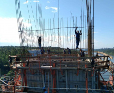 Nova ponte entre Brasil e Paraguai alcança 49% de conclusão . Foto:DER